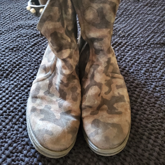 Camouflage Ankle Boots - Picture 2 of 8